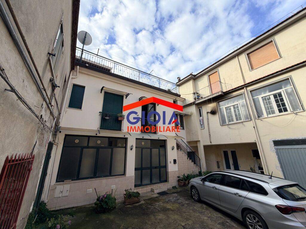 Appartamento a Mondragone in Piazza Umberto I, 12 - Foto 3