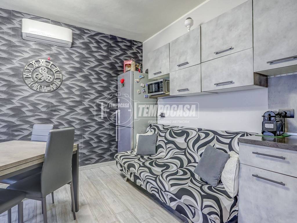 Appartamento a Castelletto sopra ticino in Via Lago Maggiore - Foto 2