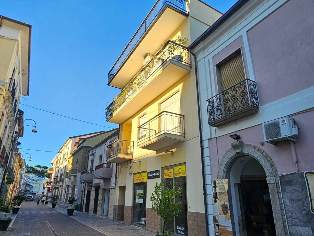 Appartamento a Soverato in Corso Umberto I, 59 - Foto 2