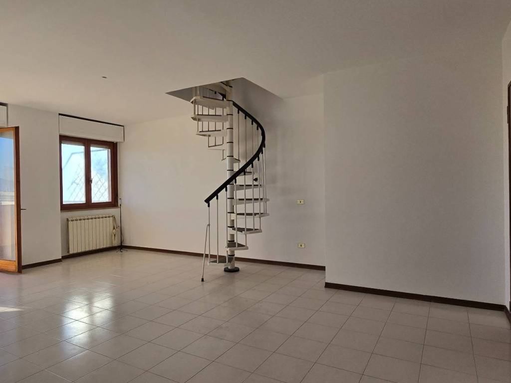 Appartamento a Pomezia in Via Federico Fellini, 9 - Foto 3