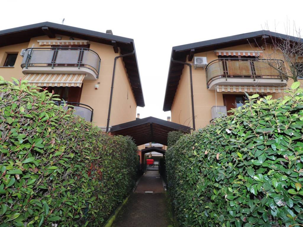 Appartamento a Limido comasco in Via Eugenio Montale - Foto 2