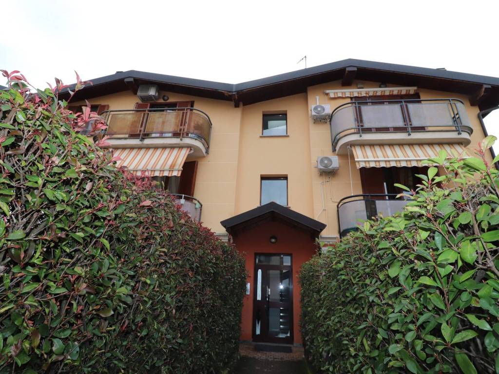 Appartamento a Limido comasco in Via Eugenio Montale - Foto 3