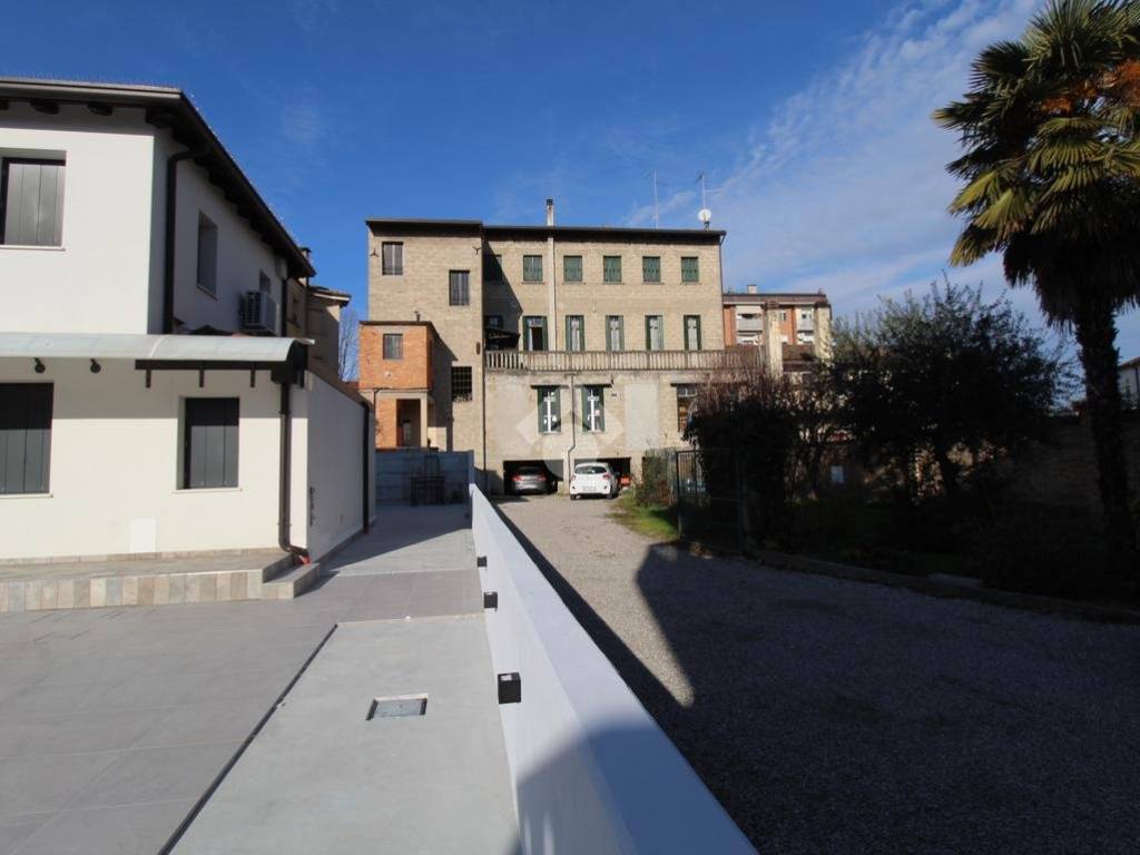 Appartamento a Latisana in Viale Della Stazione, 106 - Foto 4