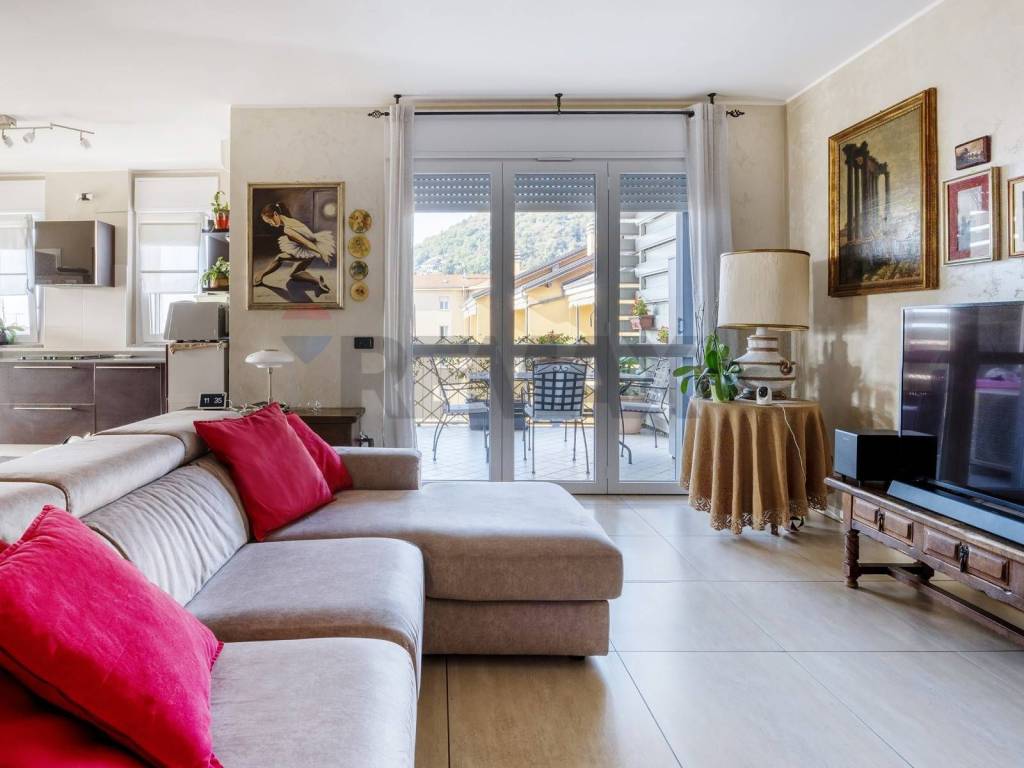 Appartamento a Verbania in Via degli Alpini - Foto 2