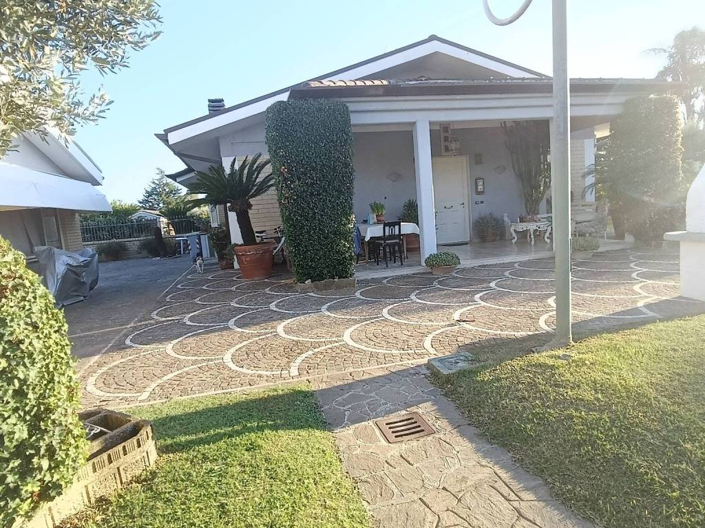 Villa a Latina in Via Ottone Rosai - Foto 4