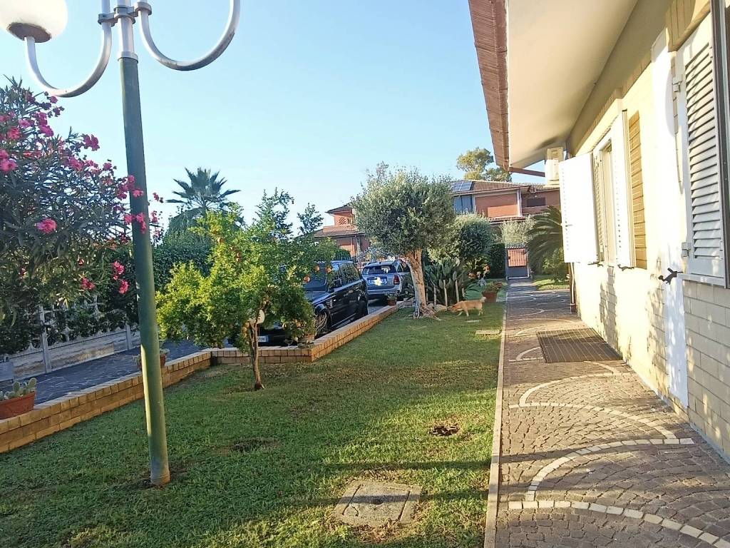 Villa a Latina in Via Ottone Rosai - Foto 5