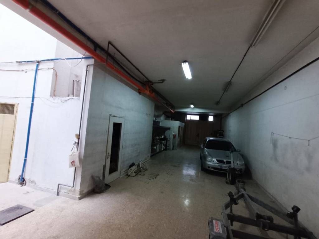 Box / garage a Andria in Via Giulio Natta, 27 - Foto 2