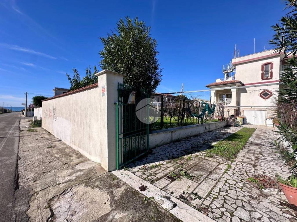 Villa a Anzio in Via odino, 3 - Foto 2
