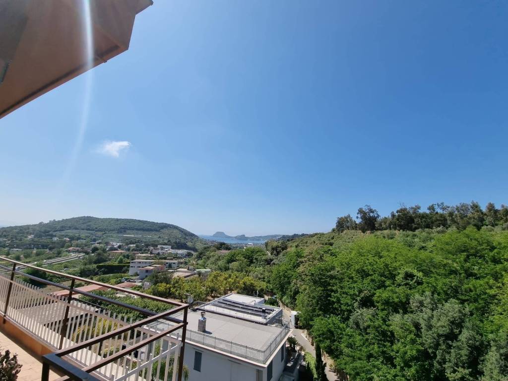 Appartamento a Pozzuoli in Via Monterusso, 44 - Foto 2
