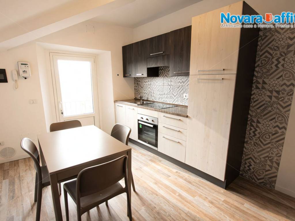 Appartamento a Novara in Piazza Giuseppe Garibaldi - Foto 5