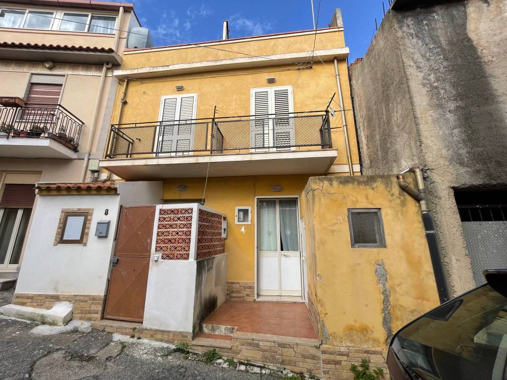 Casa indipendente a Messina in Via Dottore Raimondi - Foto 2