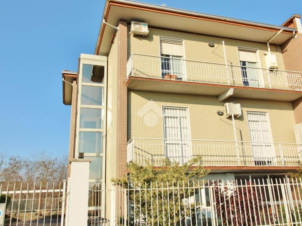 Villa a Voghera in Strada della grippina, 127 - Foto 2