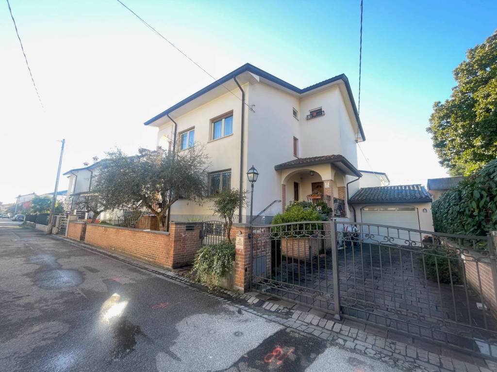 Villa a Udine in Via Ottaviano Tartagna, 28 - Foto 2