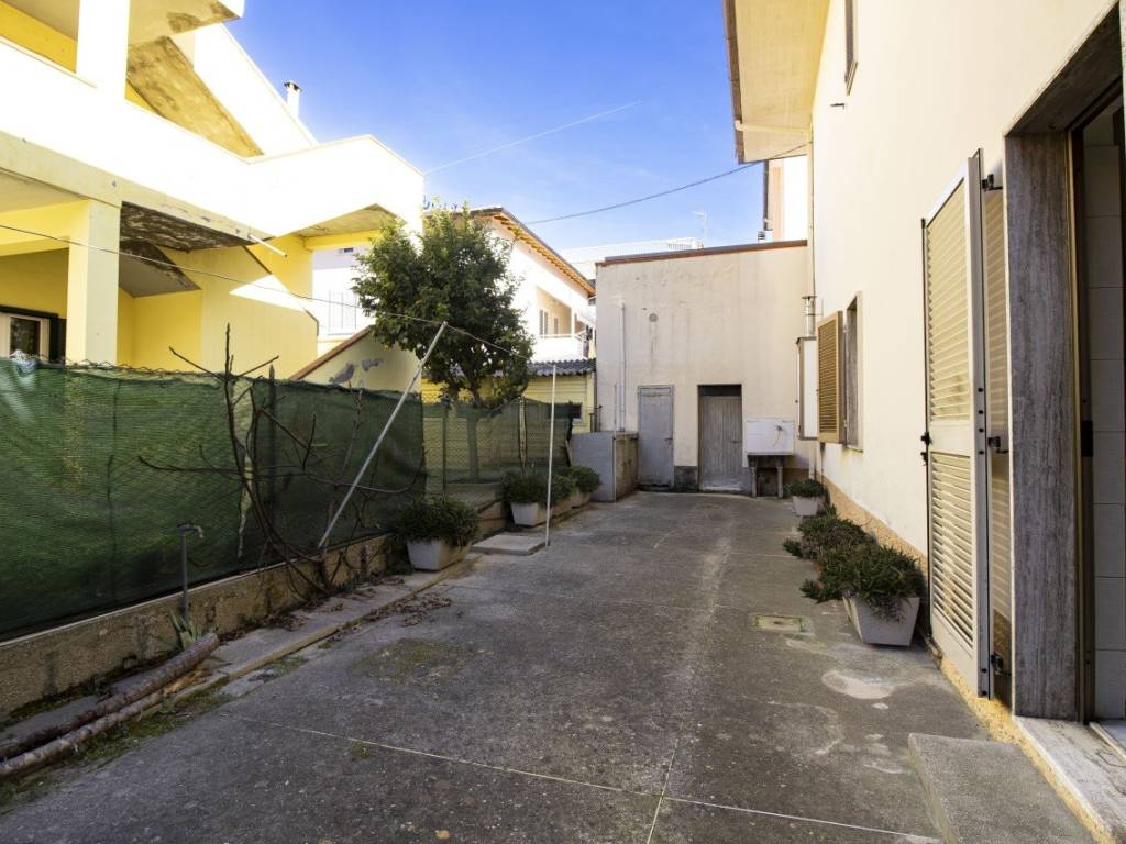 Appartamento a Alba adriatica in VIA GARIBALDI, 61 - Foto 3