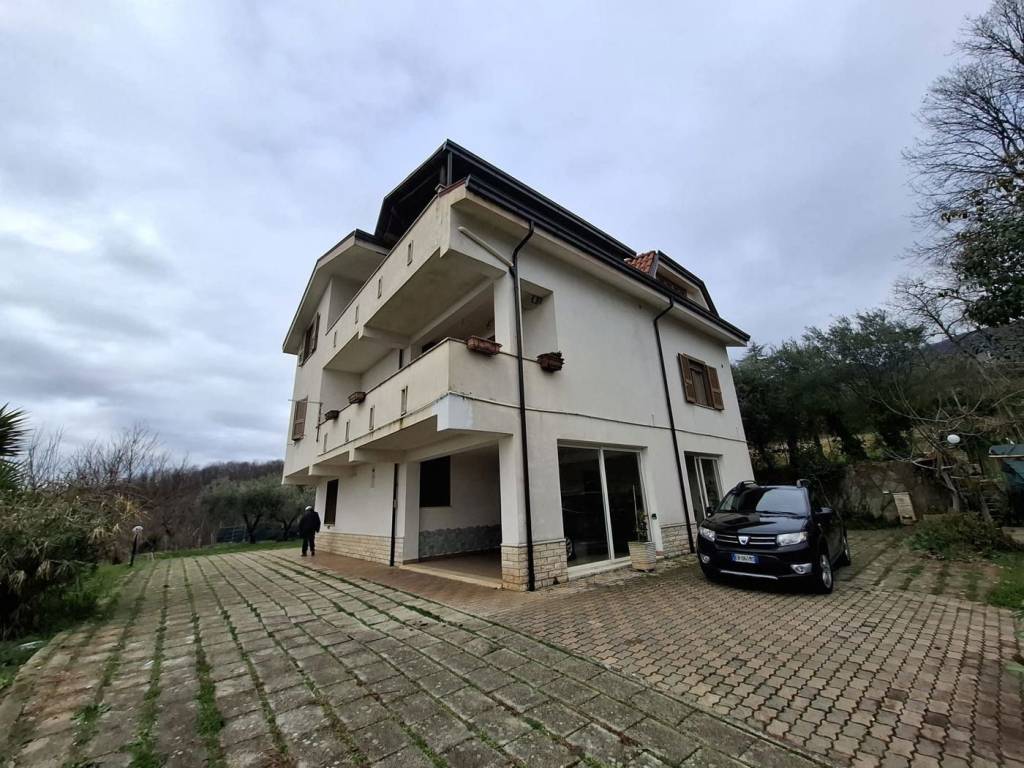 Villa a Sora in VIA INCORONATA, SNC - Foto 2