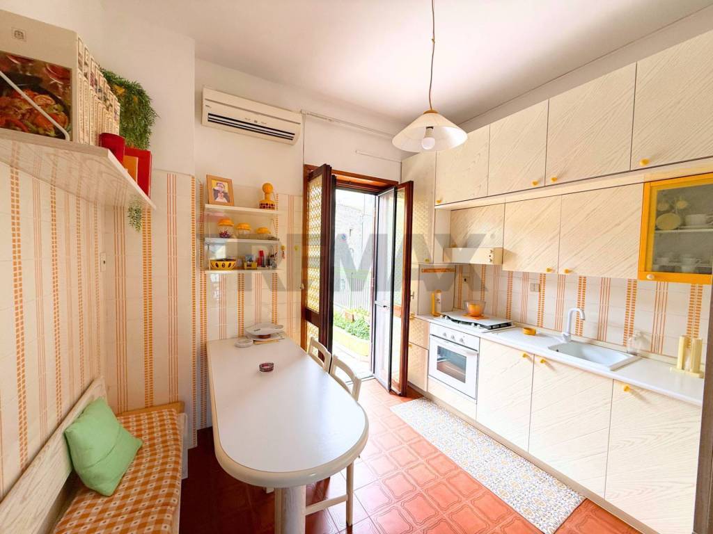 Casa indipendente a Candela in Via Antonino Ripandelli - Foto 3