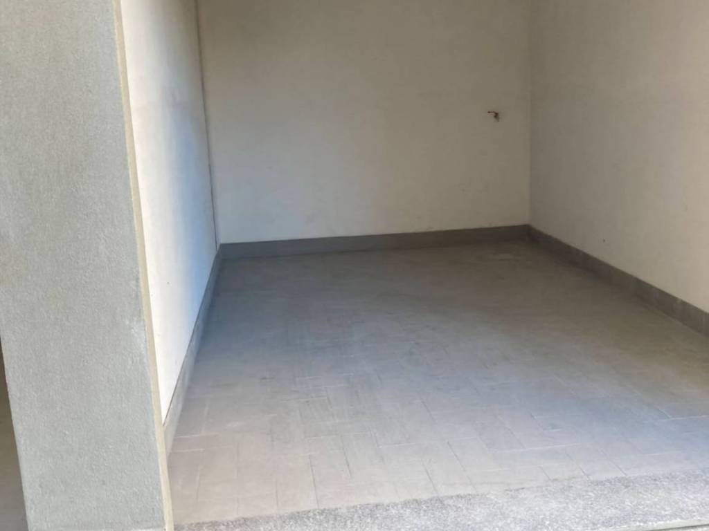 Box / garage a Reggio calabria in Viale Calabria S.N.C. - Foto 3