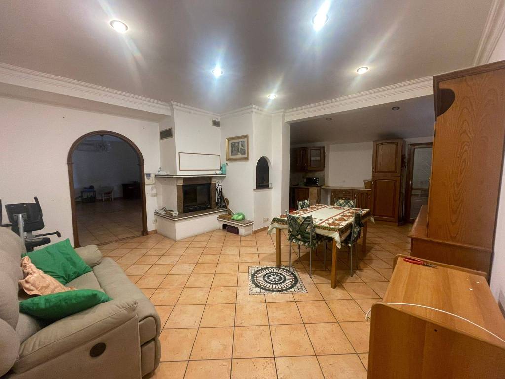 Villa a Anguillara sabazia in Via Colle Biadaro - Foto 3