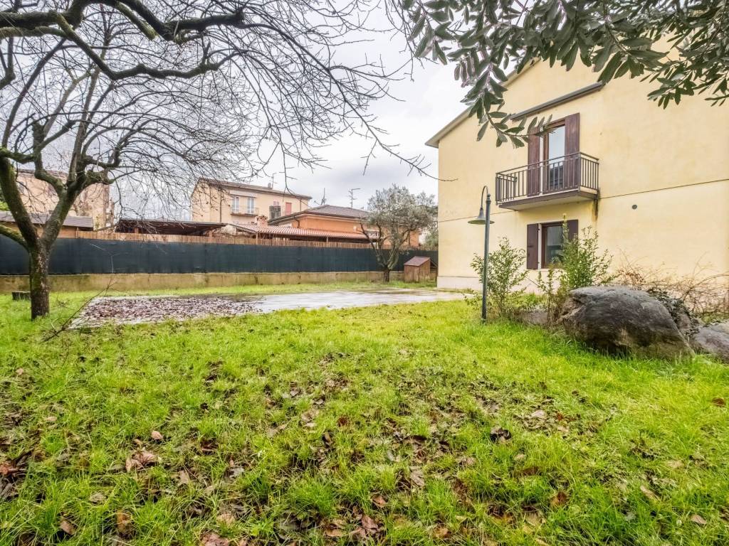 Villa a Verona in Via Brigata Piemonte, 28 - Foto 4