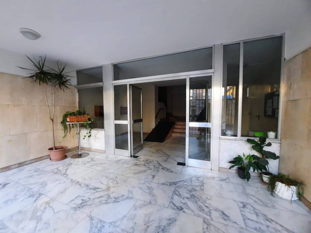 Appartamento a Reggio emilia in Viale Monte San Michele, 7 - Foto 3