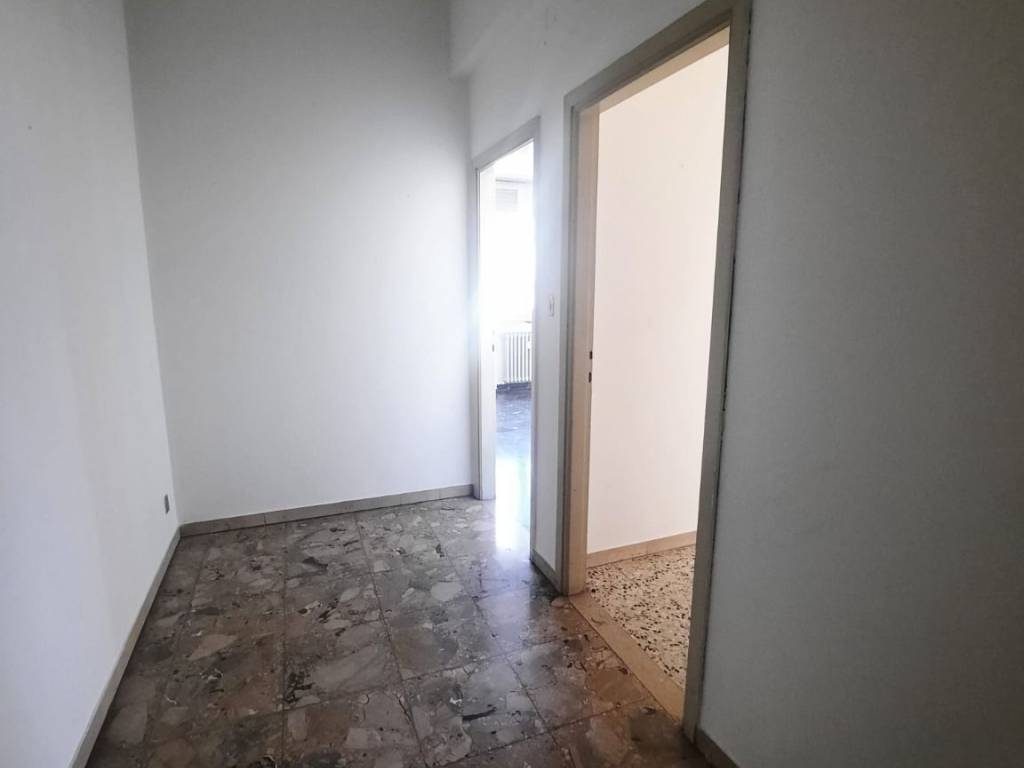 Appartamento a Reggio emilia in Viale Monte San Michele, 7 - Foto 5