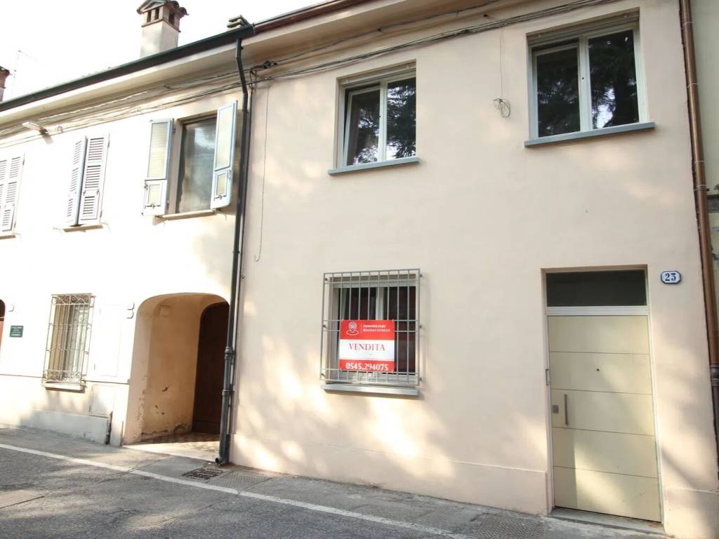 Villa a Bagnacavallo in Via Vittorio Veneto, 23 - Foto 2