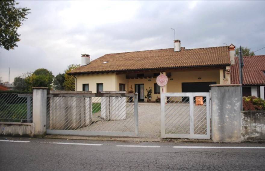 Villa a Rossano veneto in Via Ca' Vico, 6 - Foto 2