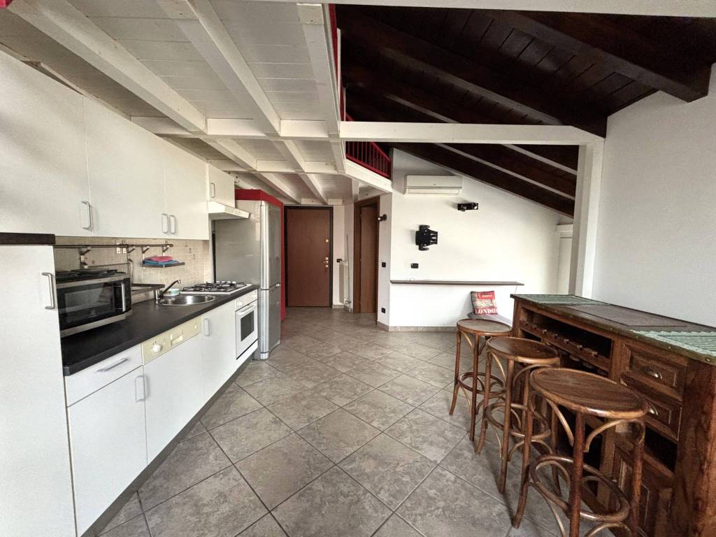 Appartamento a Gallarate in Viale Vittorio Veneto, 5 - Foto 4