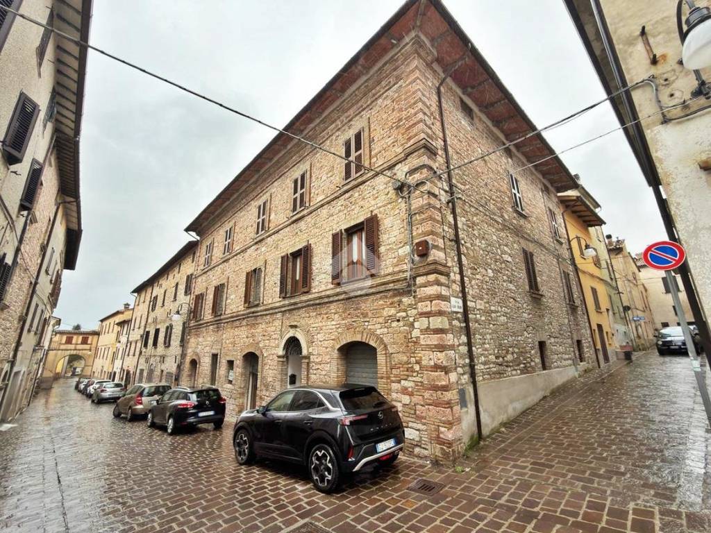 Appartamento a Sigillo in MAGAZZINO VIA BORGHESI - Foto 2
