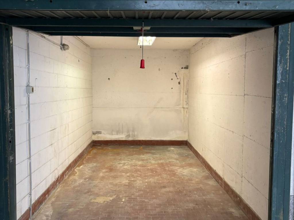 Box / garage a Settimo milanese in Via Giuseppe Verdi, 2 - Foto 2