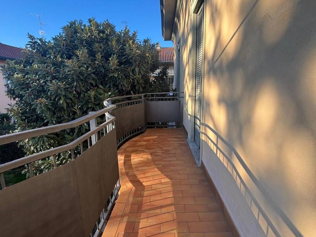 Villa a Giussano in Viale Piave Silvio Pellico - Foto 4
