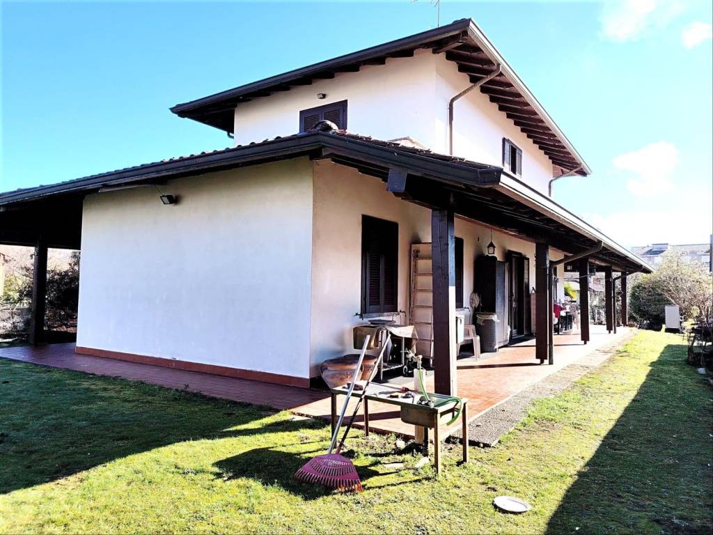 Villa a Borgo ticino in Via Leonardo da Vinci - Foto 2