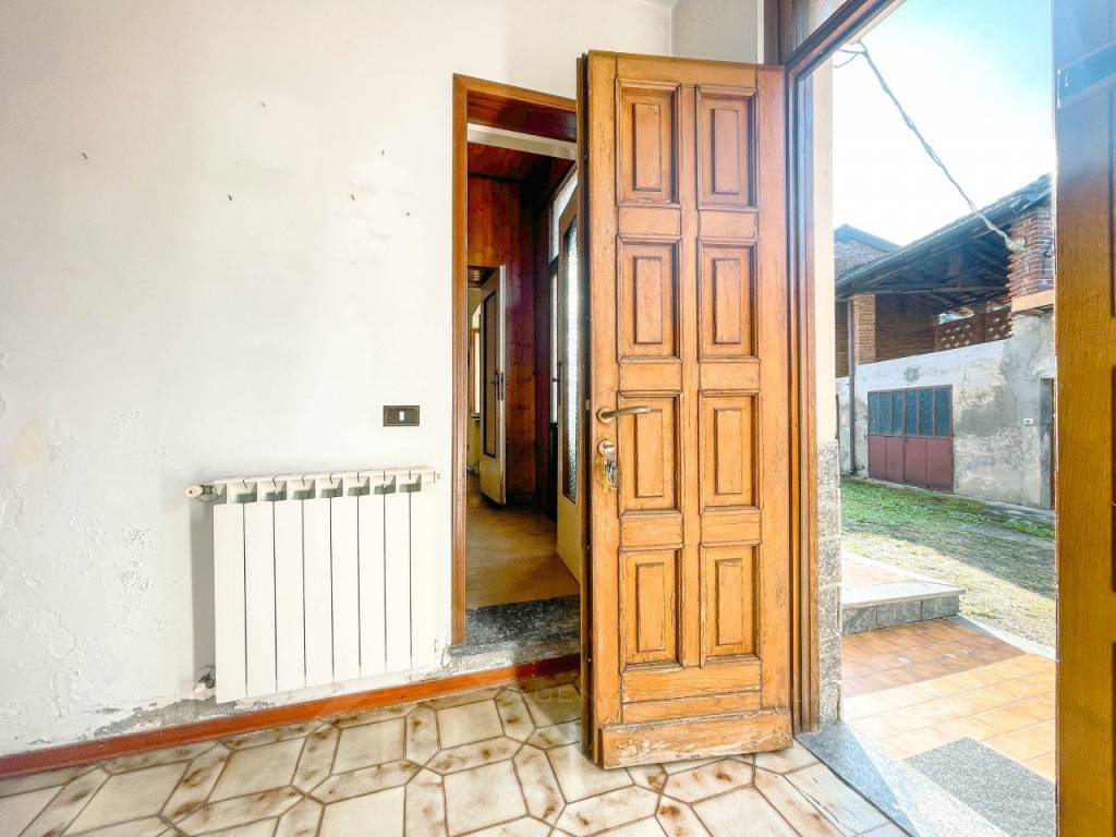 Casa indipendente a Divignano in via montello 41 - Foto 5