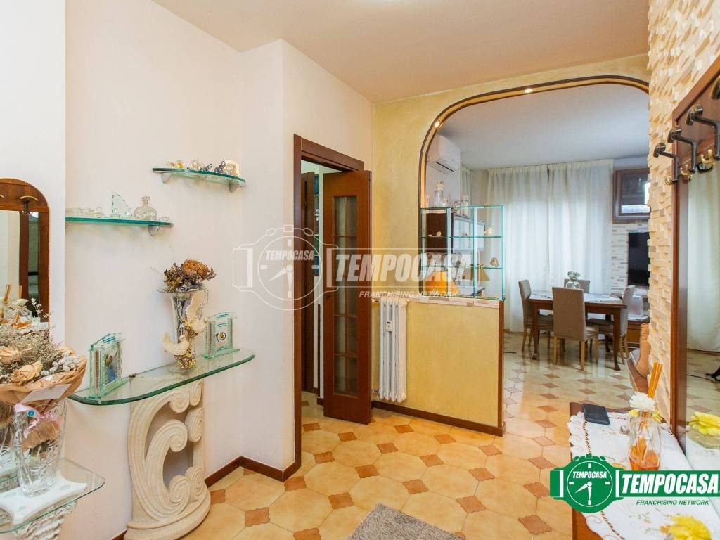 Appartamento a Busto arsizio in Via Adua 11 - Foto 3