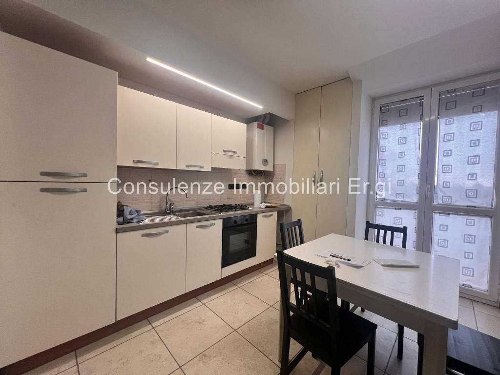 Appartamento a Garbagnate milanese in Via Alessandro Volta - Foto 3