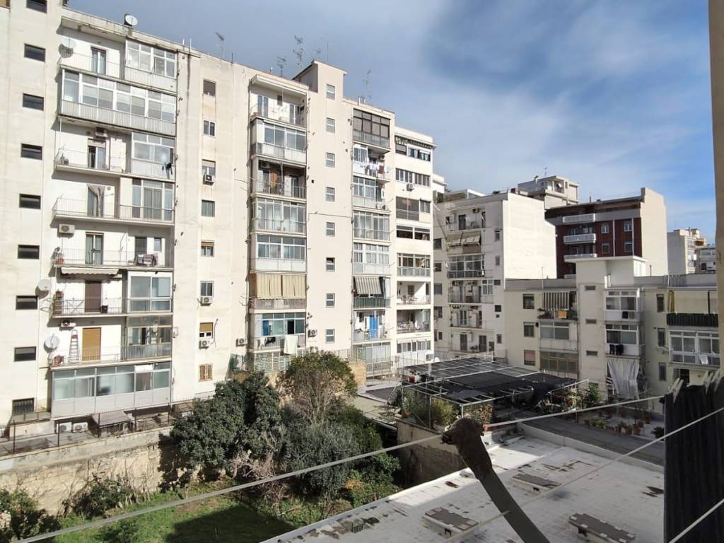 Appartamento a Bari in Via Edmondo De Amicis, 88 - Foto 2