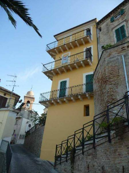 Appartamento a Monsampolo del tronto in Via Vittorio Emanuele III, 59 - Foto 2