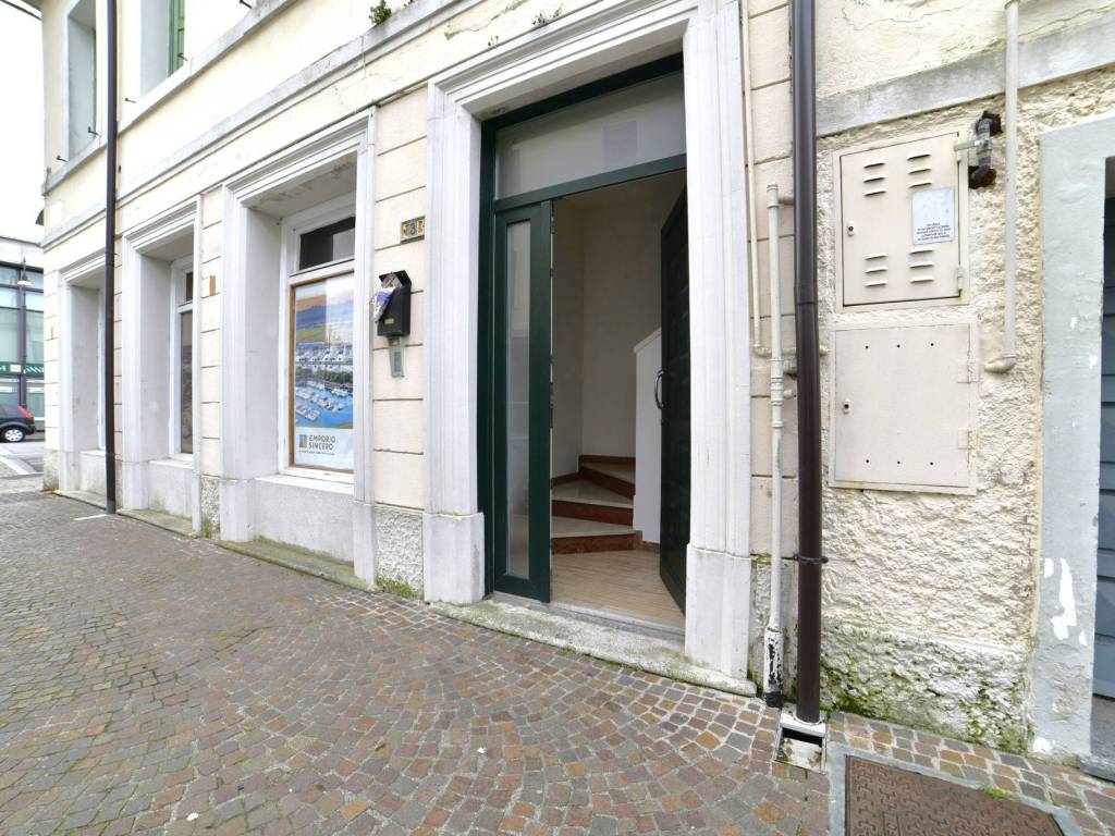 Appartamento a Latisana in Via Carlo Goldoni, 3 - Foto 2