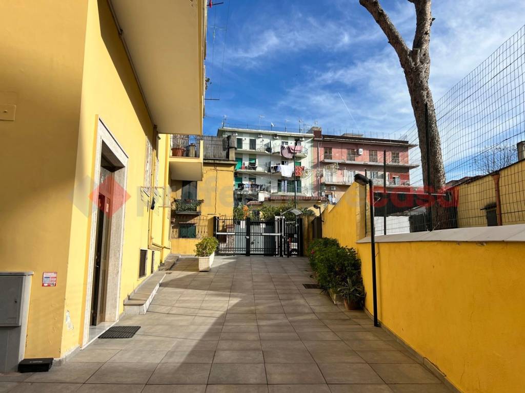 Immobile a Portici in Via cristoforo colombo, 7 - Foto 2