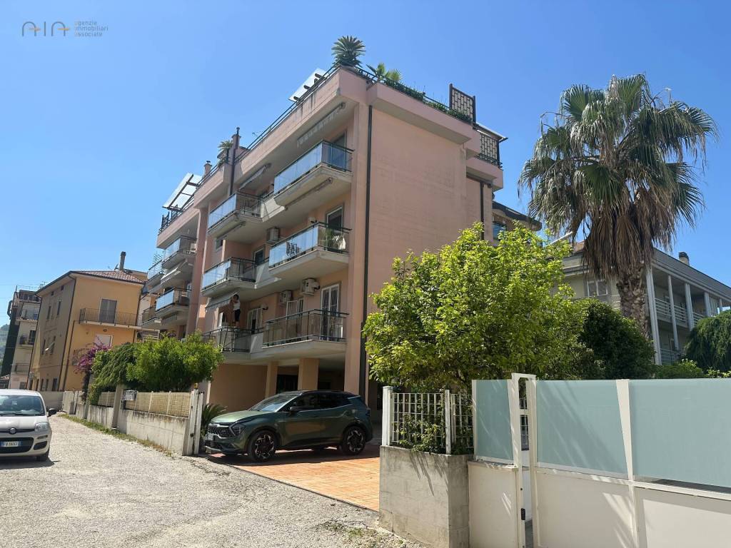 Appartamento a San benedetto del tronto in Via Caro, 2 - Foto 2