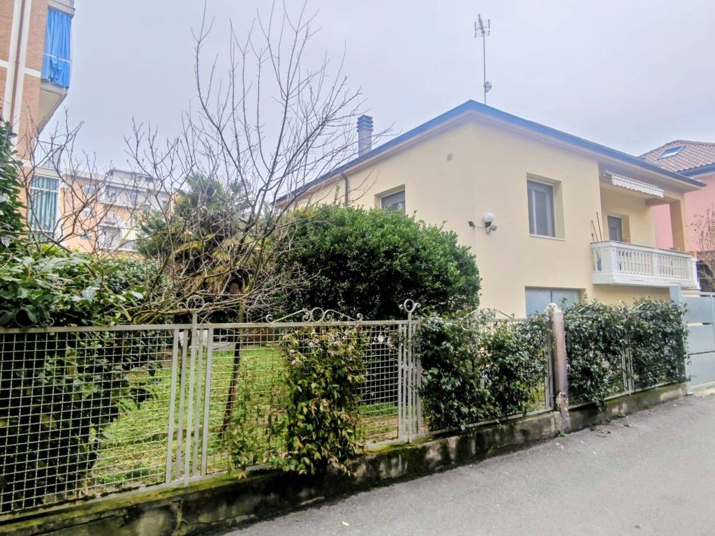 Villa a Asti in Via Giovan Battista Polledro - Foto 4