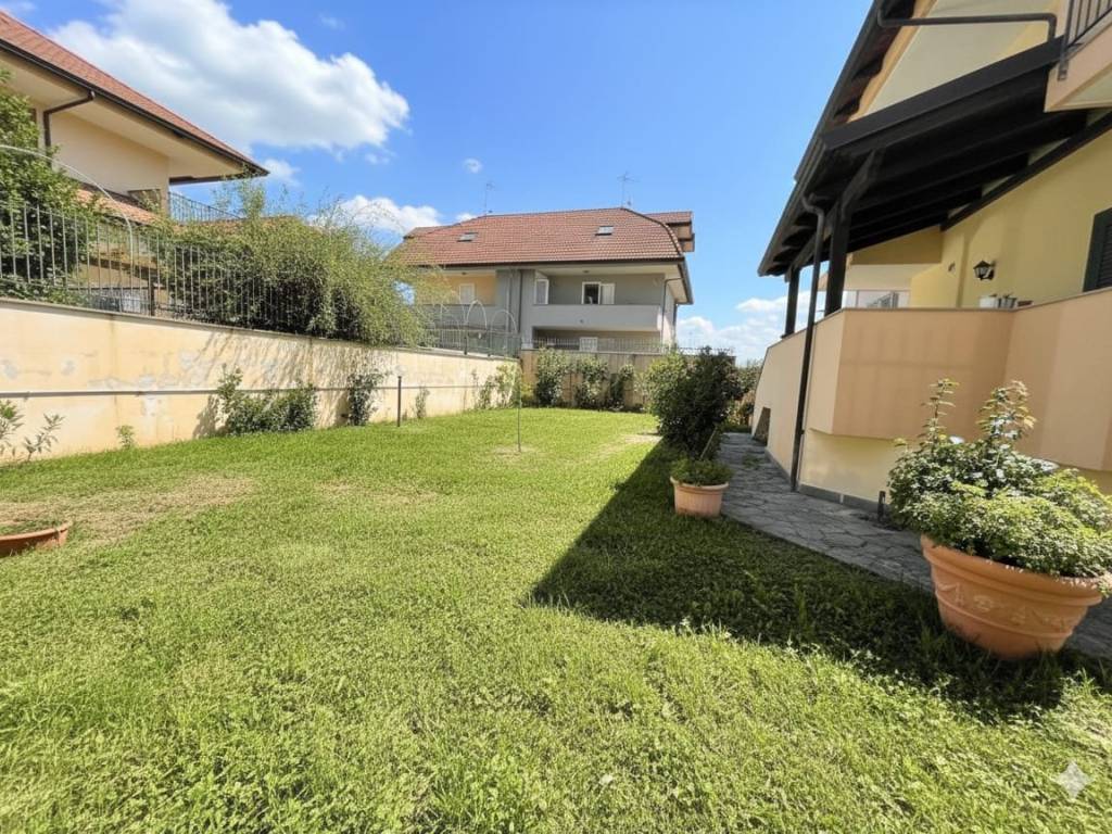 Villa a Giugliano in campania in Via Staffetta, 199 - Foto 4
