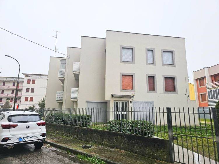 Appartamento a Comacchio in Via Passo Sella - Foto 2