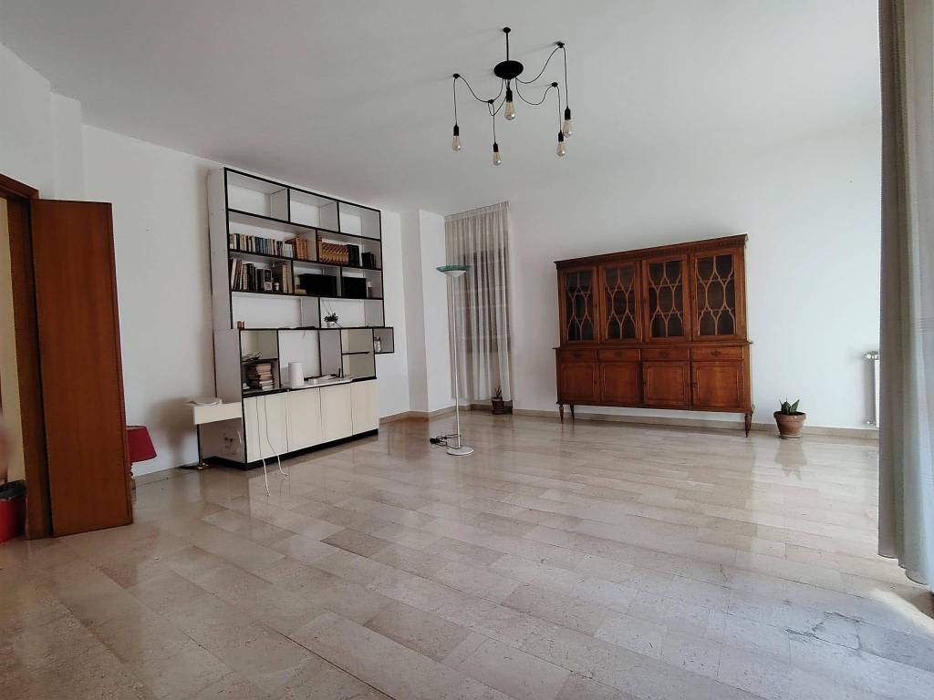 Appartamento a Pescara in Via Giosuè Carducci - Foto 4