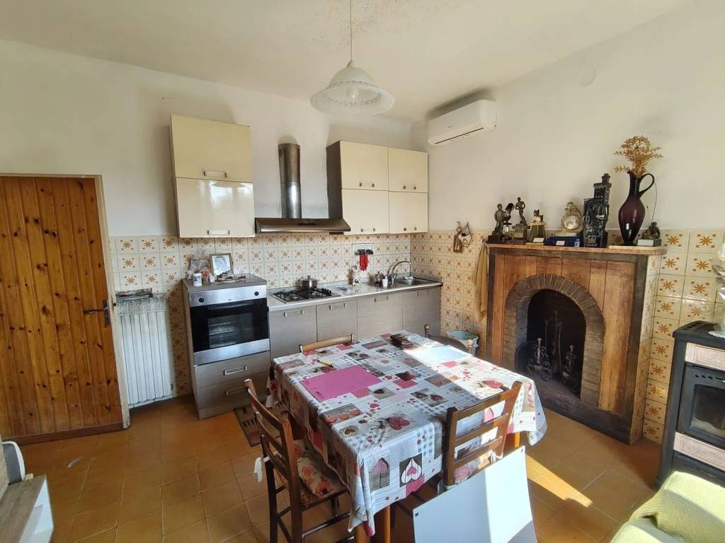 Villa a Tuoro sul trasimeno in Via Vernazzano Basso, 51 G - Foto 5