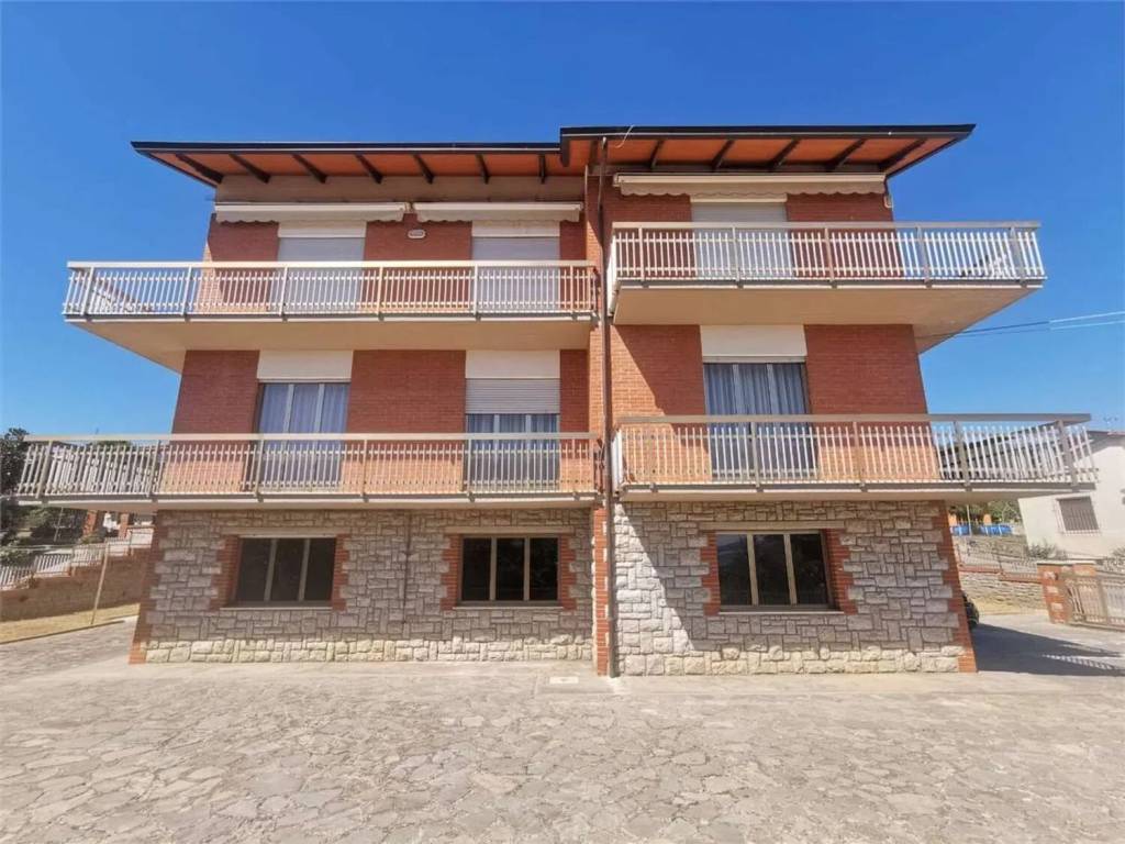 Villa a Passignano sul trasimeno in Via Enrico Fermi, 19 - Foto 5