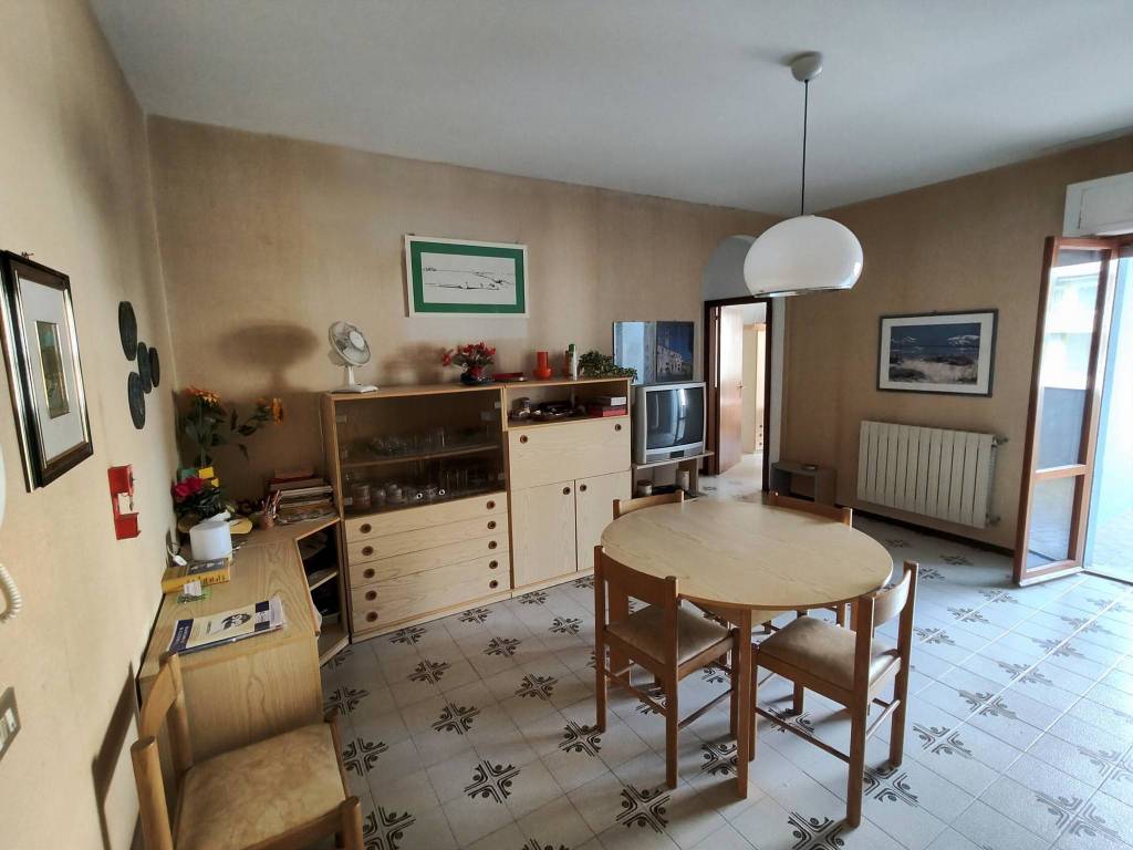 Appartamento a Alba adriatica in Via Pompeo, 11 - Foto 2