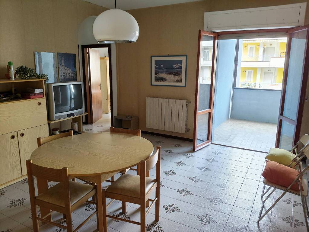 Appartamento a Alba adriatica in Via Pompeo, 11 - Foto 4