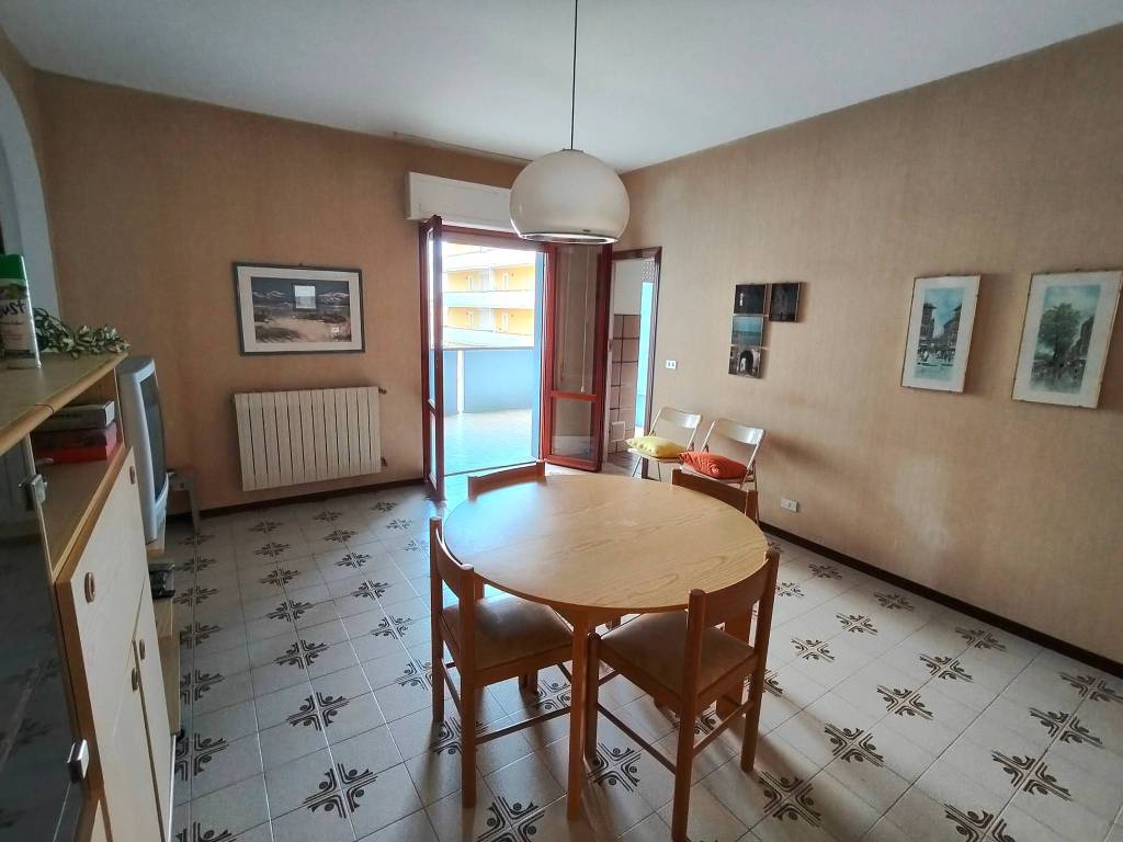 Appartamento a Alba adriatica in Via Pompeo, 11 - Foto 5