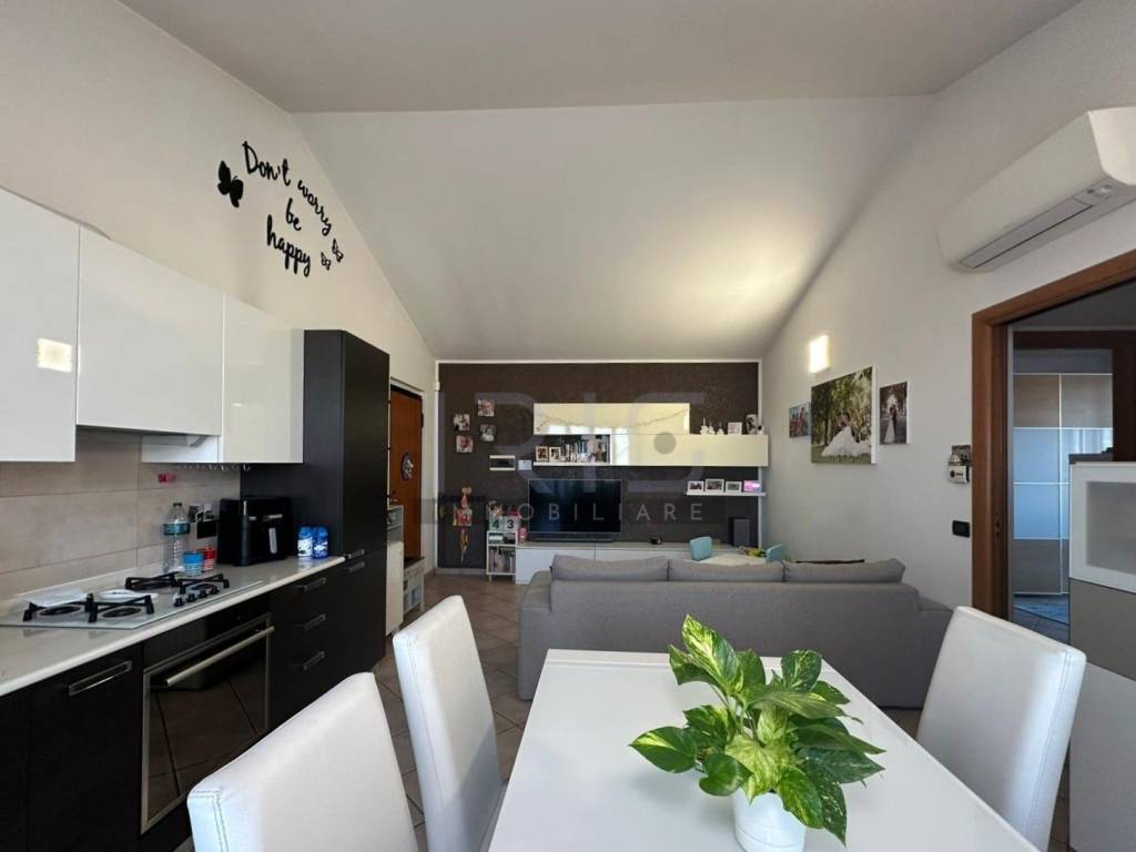 Appartamento a Limbiate in Via Alberto da Giussano - Foto 3